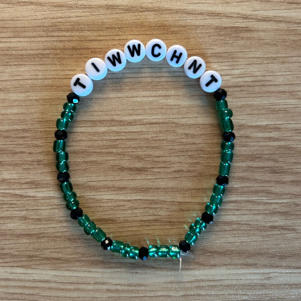 Taylor Swift Reputation friendship bracelet